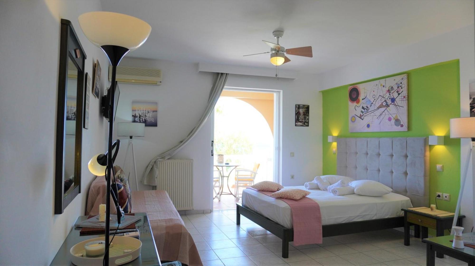 Seafront Spirit Suites Zakintos Oda fotoğraf